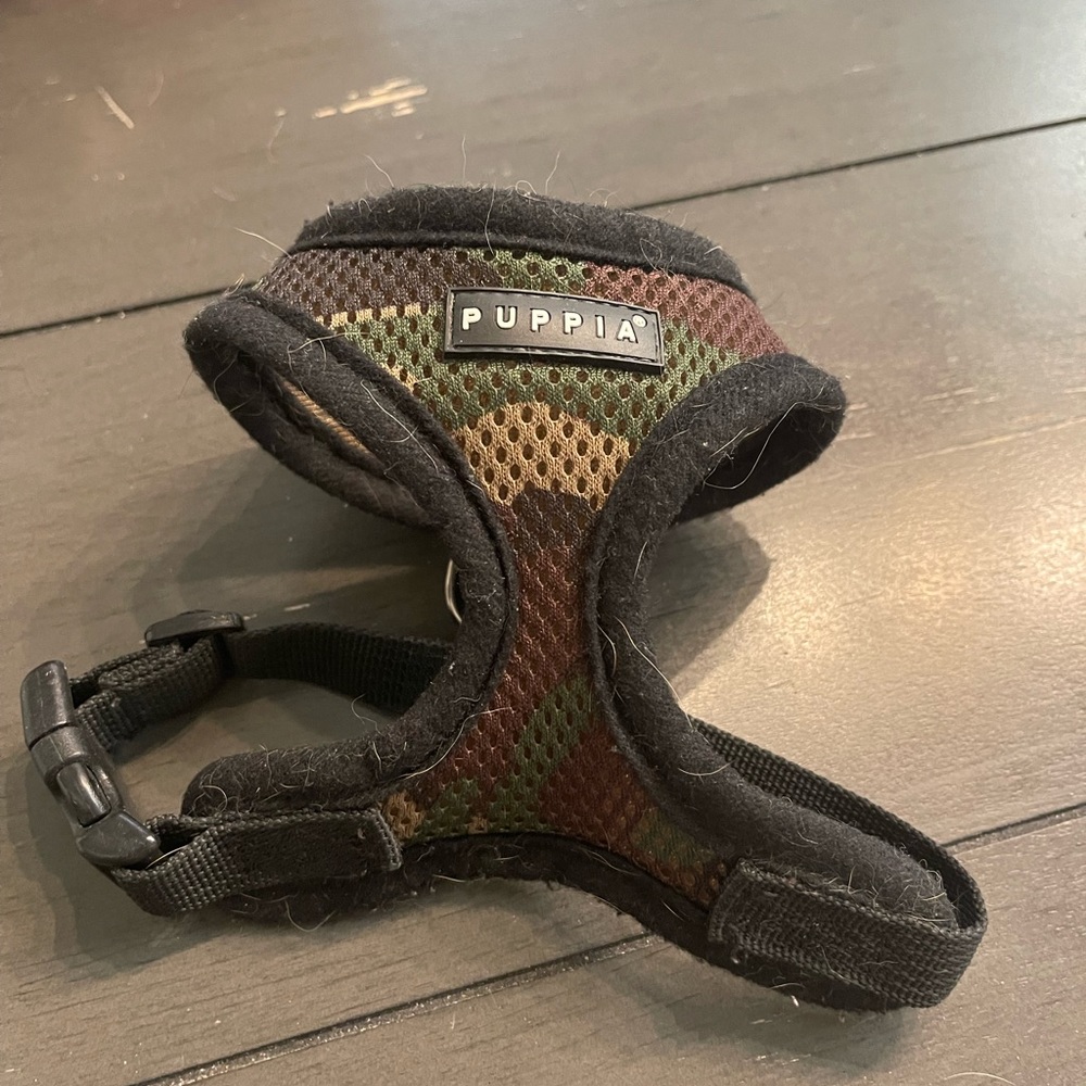 Dog camo harness
